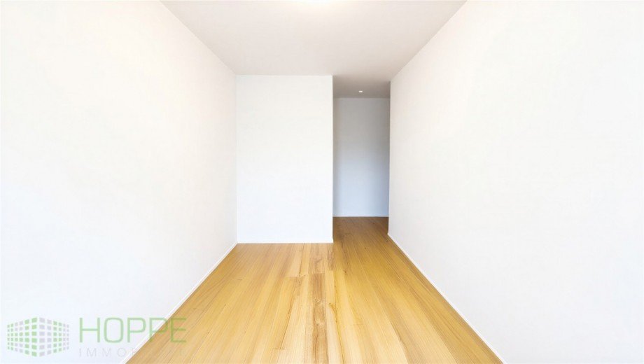 Kinderzimmer 2 Bild 1_defurnished - (Renovierung KI generiert) Etagenwohnung Steinh�fel