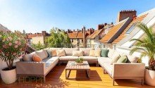 Terrasse Perspektive 1 - (Einrichtungsvorschlag KI generiert) Simon-Dach-Kiez - Sofortbezug - Exklusive Dachgeschosswohnung in begehrter Lage von Friedrichshain