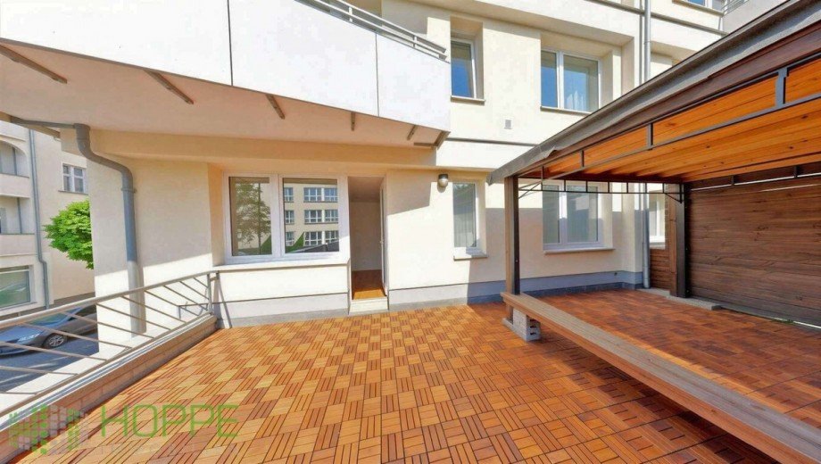 Terrasse (KI generiert) Etagenwohnung Berlin