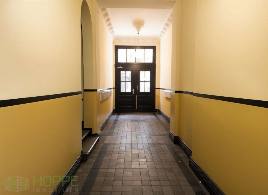 Treppenhaus Bild 1 Etagenwohnung Berlin