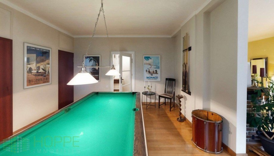 Billardzimmer Perspektive 2 - (Renovierungsvorschlag KI generiert) Einfamilienhaus Berlin