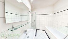 Badezimmer Perspektive 1 - (Einrichtung KI generiert) Simon-Dach-Kiez - Sofortbezug - Exklusive Dachgeschosswohnung in begehrter Lage von Friedrichshain