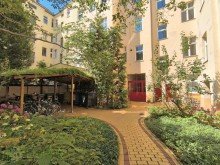 Gepflegter Innenhof Bild 2 Moabit - Helles und ruhiges Apartment in bester Lage