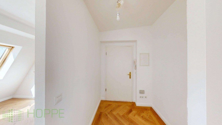 Flur 1 Dachgeschosswohnung Berlin