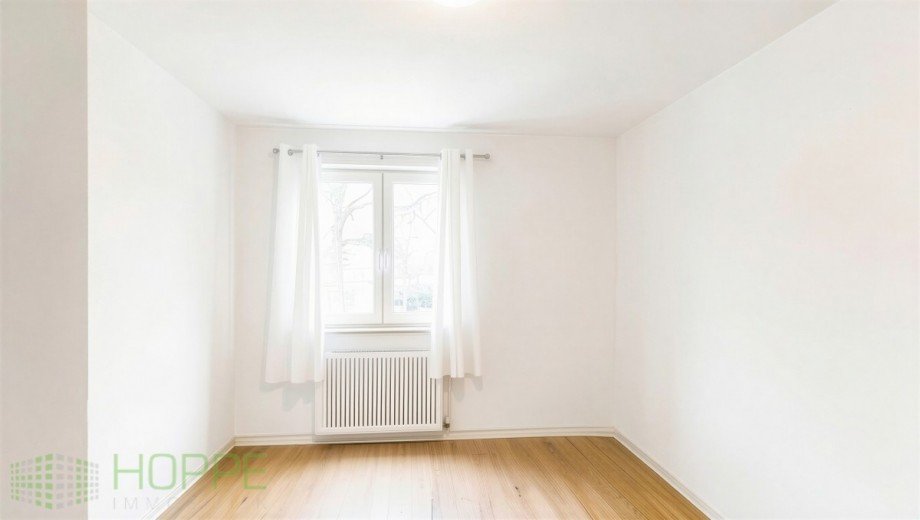 Kinderzimmer 2 Bild 2 (Renovierung KI generiert) Etagenwohnung Steinh�fel