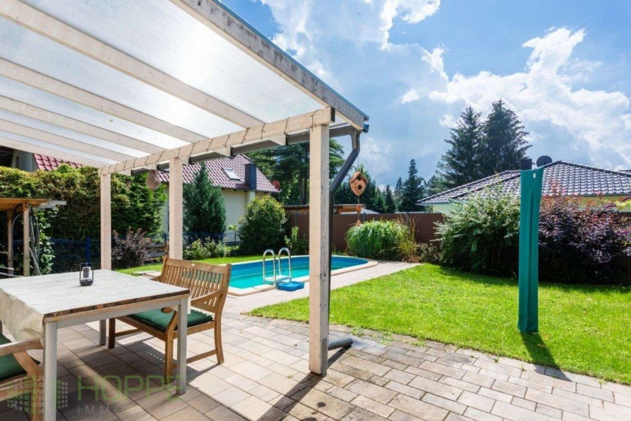 S�dterrasse und Pool Einfamilienhaus Neuenhagen bei Berlin