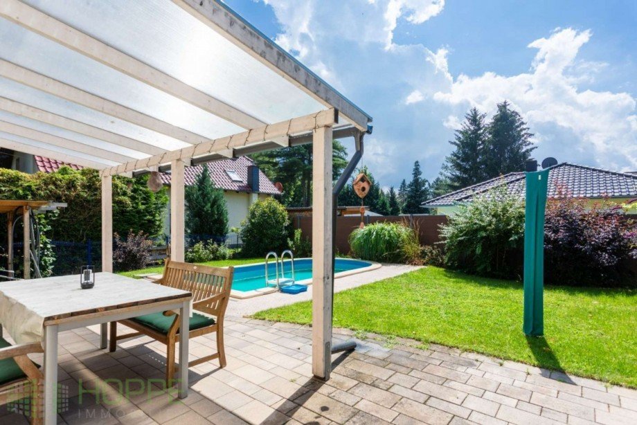 S�dterrasse und Pool Einfamilienhaus Neuenhagen bei Berlin