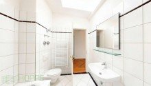Badezimmer Perspektive 2 - (Sanit�robjekte KI generiert) Simon-Dach-Kiez - Sofortbezug - Exklusive Dachgeschosswohnung in begehrter Lage von Friedrichshain