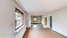 Wohn- und Esszimmer Perspektive 1 Lankwitz - Renovierungsbed�rftige Doppelhaush�lfte mit idyllischem Garten