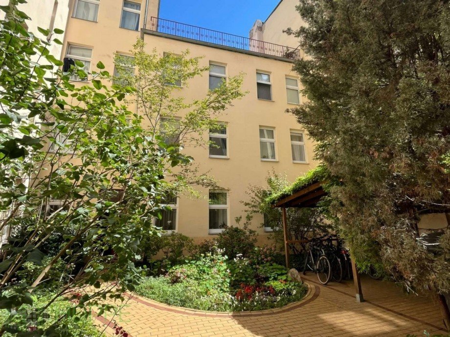 Begr�nter Innenhof Etagenwohnung Berlin