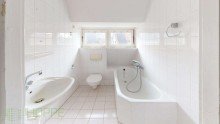 Wannenbad Lankwitz - Renovierungsbed�rftige Doppelhaush�lfte mit idyllischem Garten
