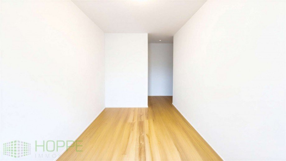 Kinderzimmer 2 Bild 1_defurnished - (Renovierung KI generiert) Etagenwohnung Steinh�fel