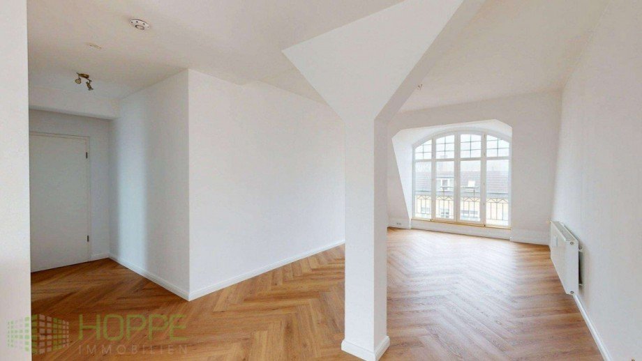 Wohnbereich Bild 1 Dachgeschosswohnung Berlin