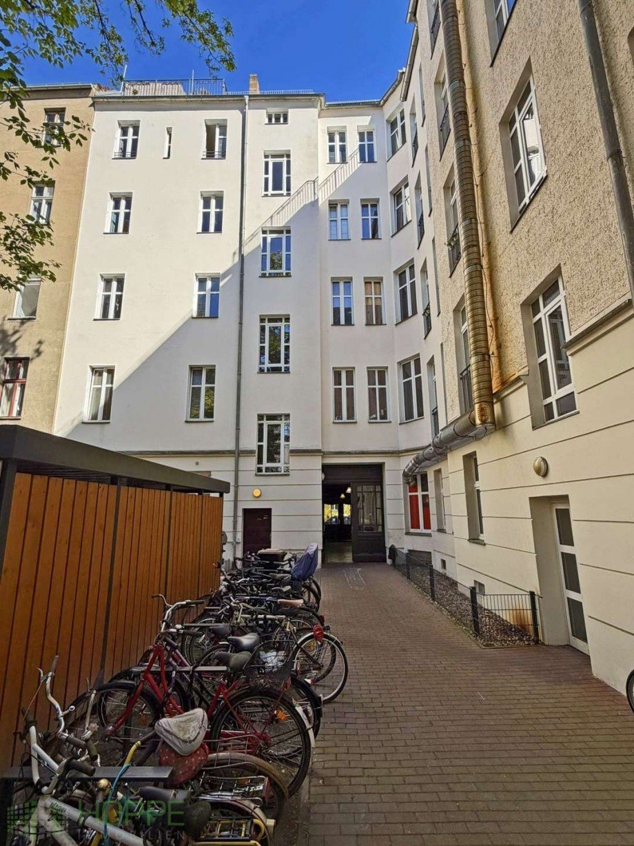 Hofansicht Bild 1 Dachgeschosswohnung Berlin