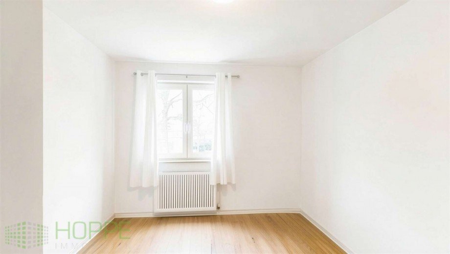Kinderzimmer 2 Bild 2 (Renovierung KI generiert) Etagenwohnung Steinh�fel