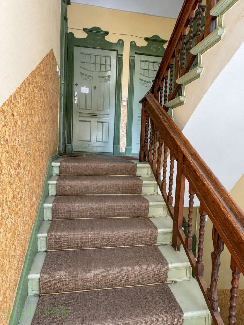 Treppenhaus Bild 1 Etagenwohnung Berlin