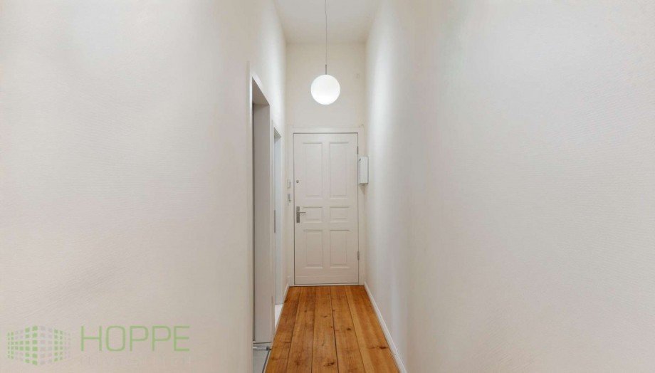Flur Bild 2 - (Renovierung KI generiert) Etagenwohnung Berlin